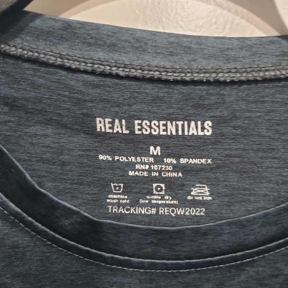 REAL ESSENTIALS Men's Dri-Fit Short Sleeve Medium T-Shirt - Picture 2 of 3
